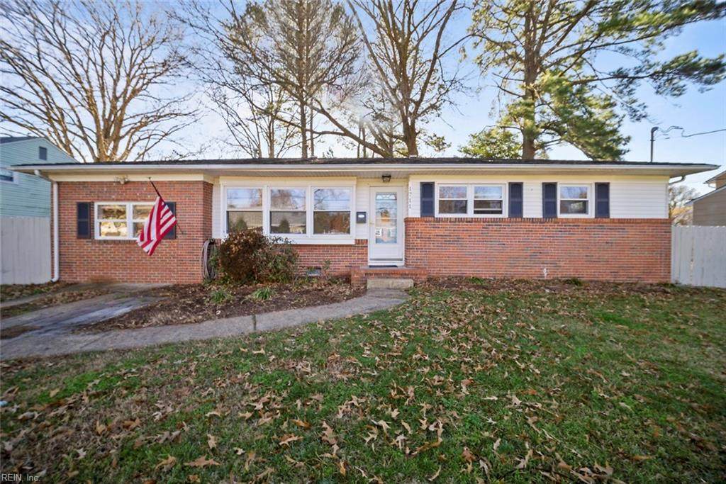 1711 Skyline Dr - Photo 1