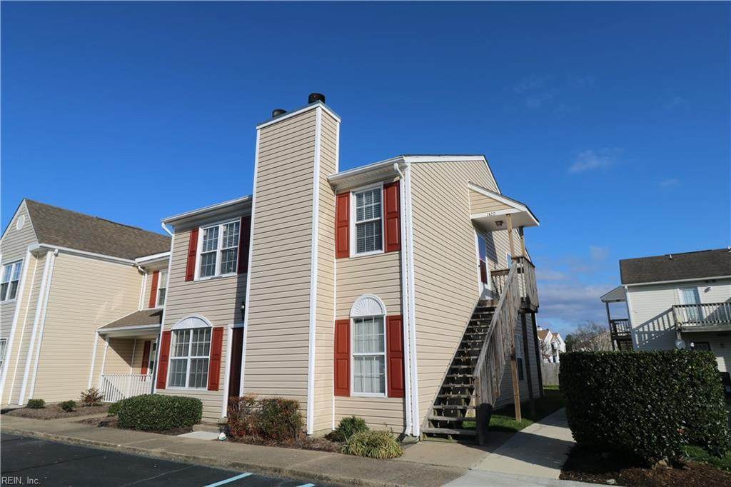 1420 Deerpond Ln - Photo 1