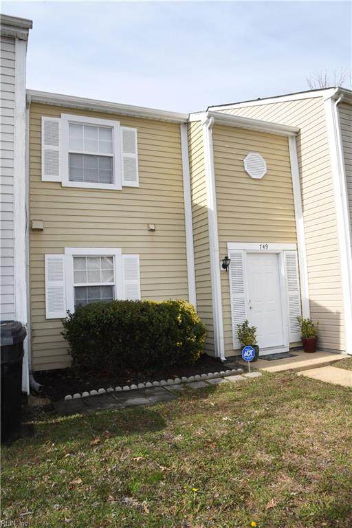 749 Spence Cir - Photo 1