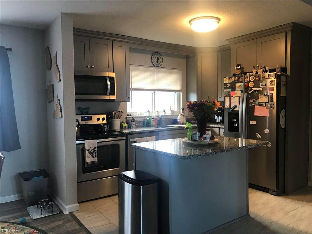 3309 Ridgefield Dr - Photo 1