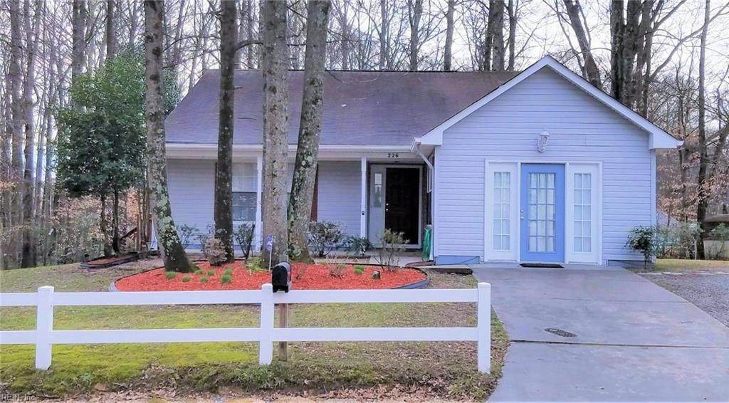 226 Locust St - Photo 1