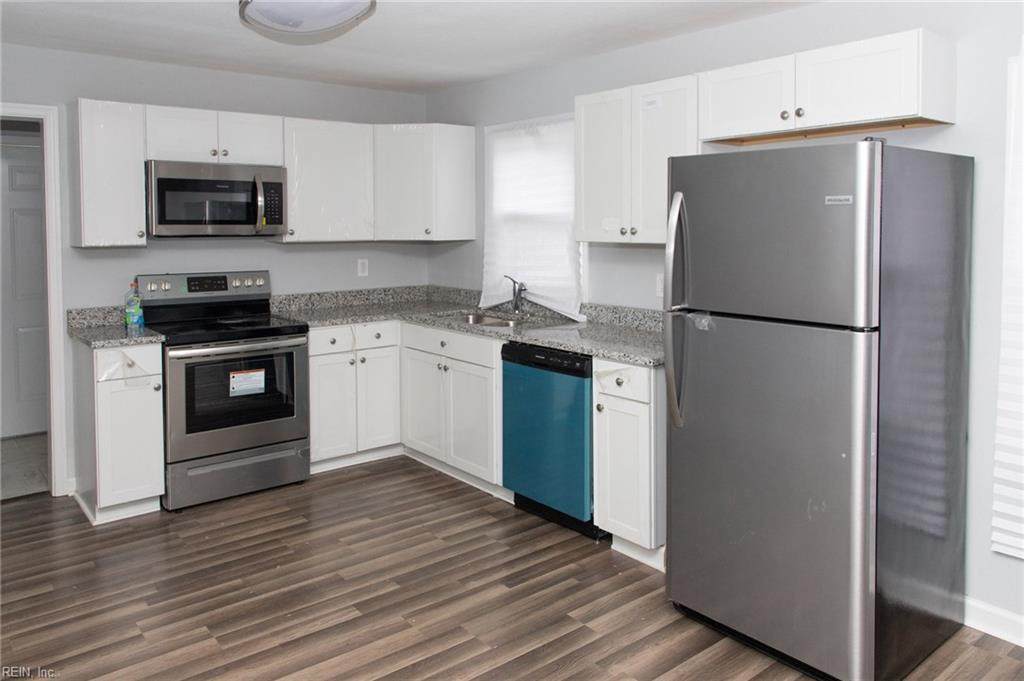 2418 Staunton Ave - Photo 1