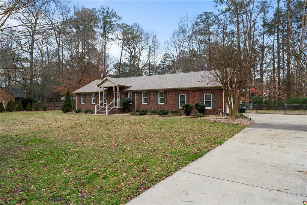 618 Forest Hill Cir - Photo 1