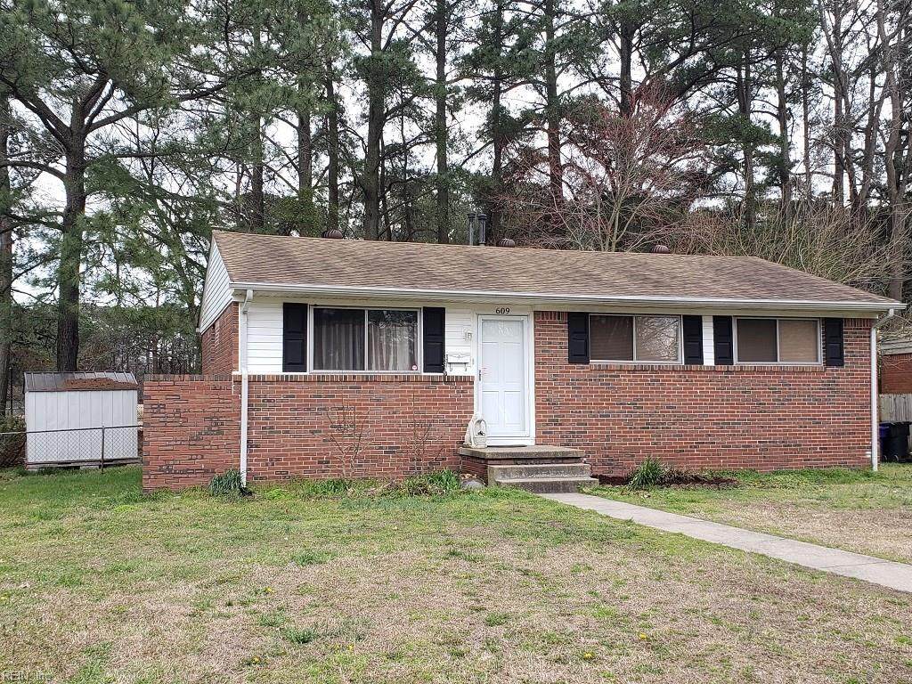 609 Mclean St - Photo 1
