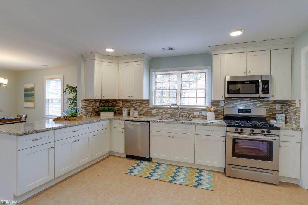 909 Mount Pleasant Rd - Photo 1