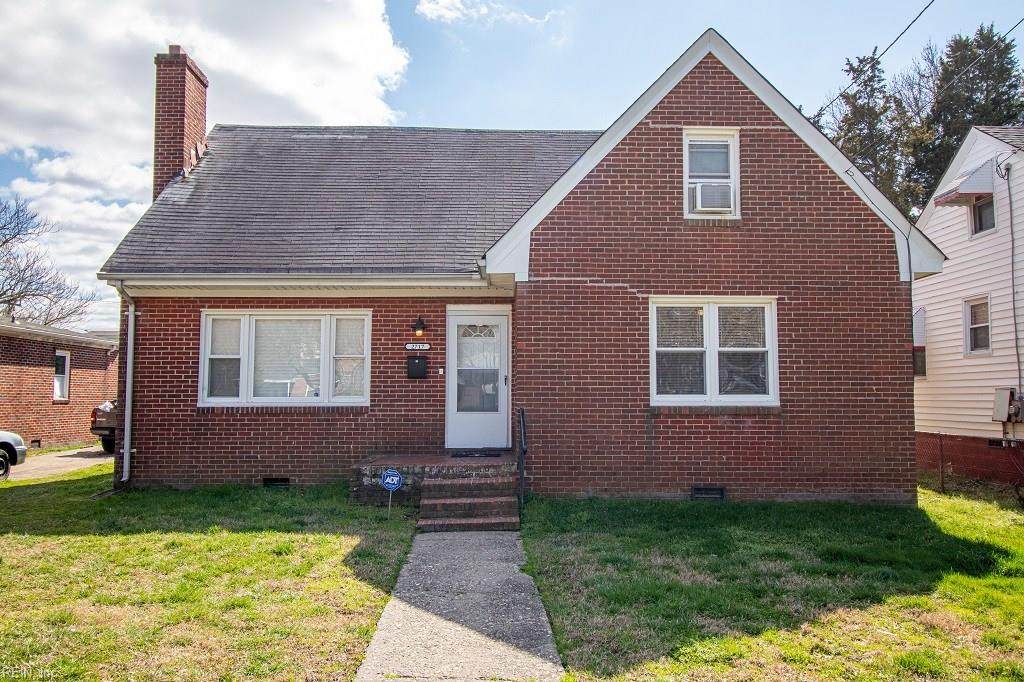 2717 Myrtle Ave - Photo 1