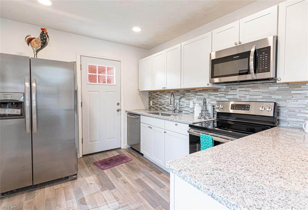 633 Bell St - Photo 1