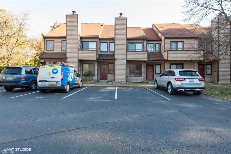 1056 Green Dr - Photo 1