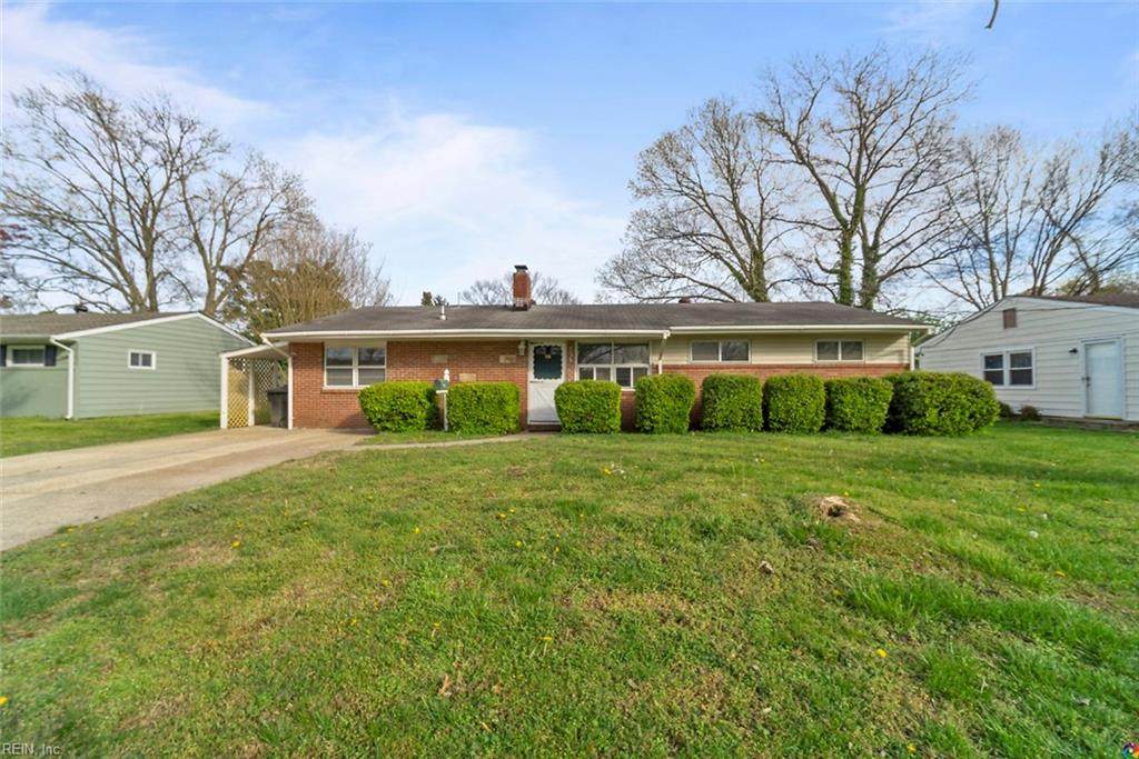 736 Farnham Ln - Photo 1