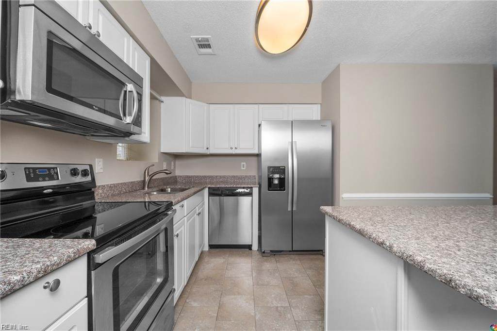 5064 Rugby Rd - Photo 1
