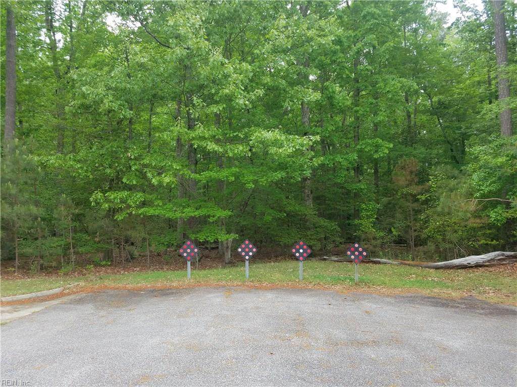 305 Tallyho Dr - Photo 1