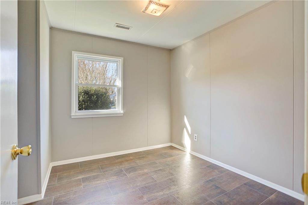 1102 Redford Rd - Photo 1