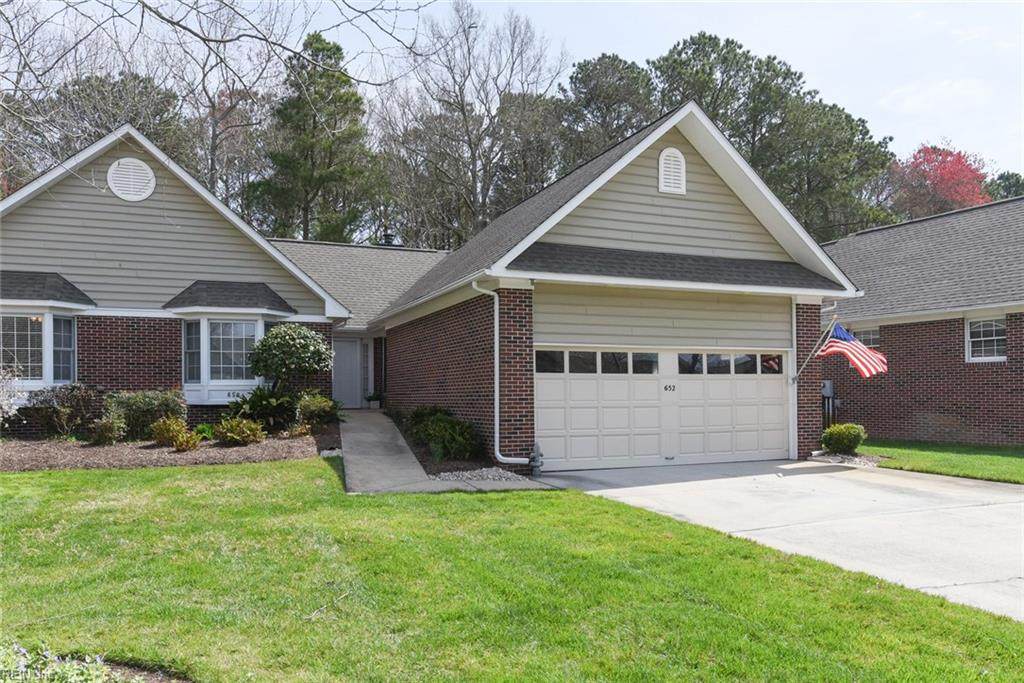 652 Fleet Dr - Photo 1