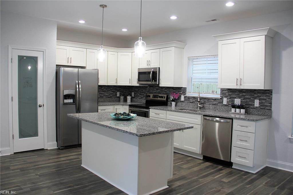 2110 Laguard Dr - Photo 1