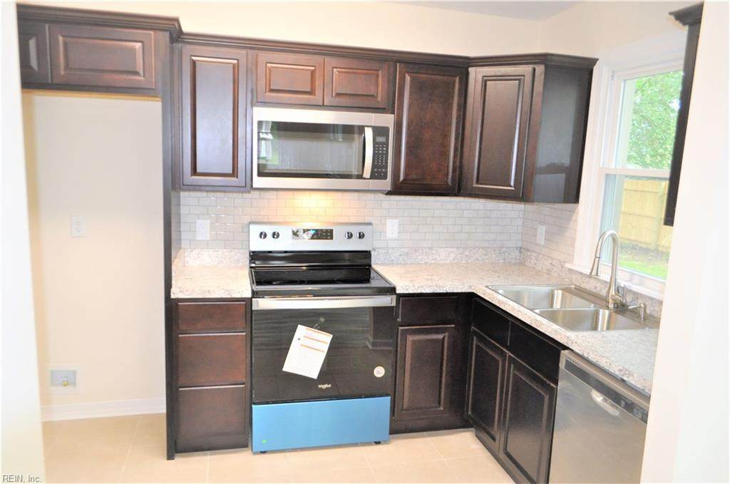 1532 Rush St - Photo 1