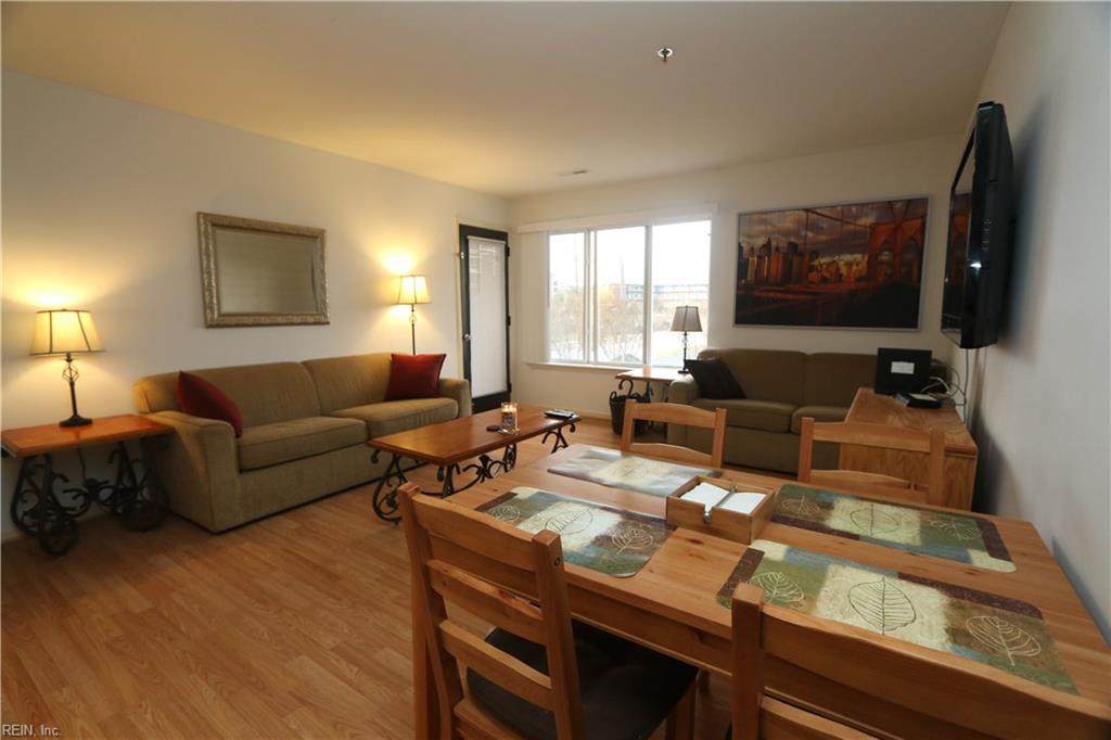304 28th St - Photo 1