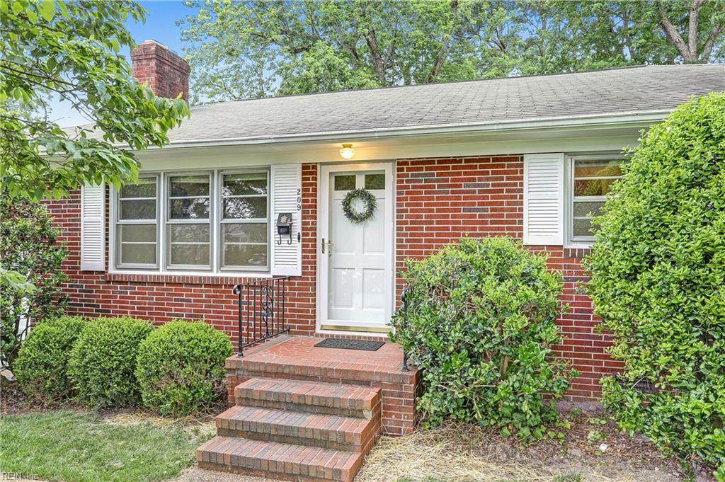 209 Maymont Dr - Photo 1
