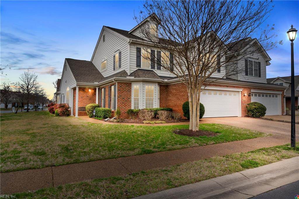400 Dundee Ln - Photo 1