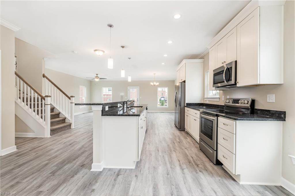 1009 Joyce St - Photo 1