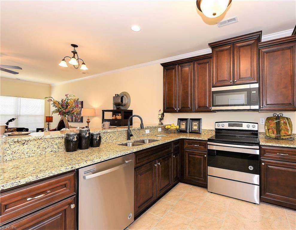 2818 Estella Way - Photo 1