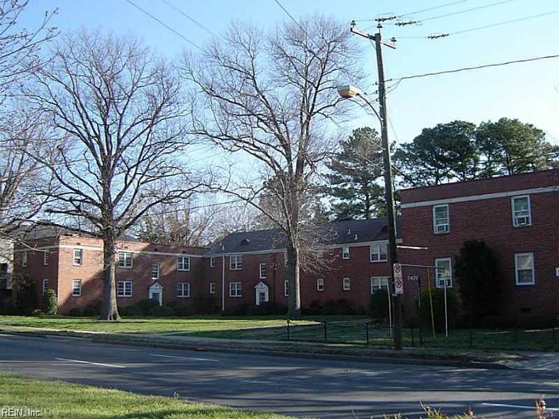 7420 Hampton Blvd - Photo 1