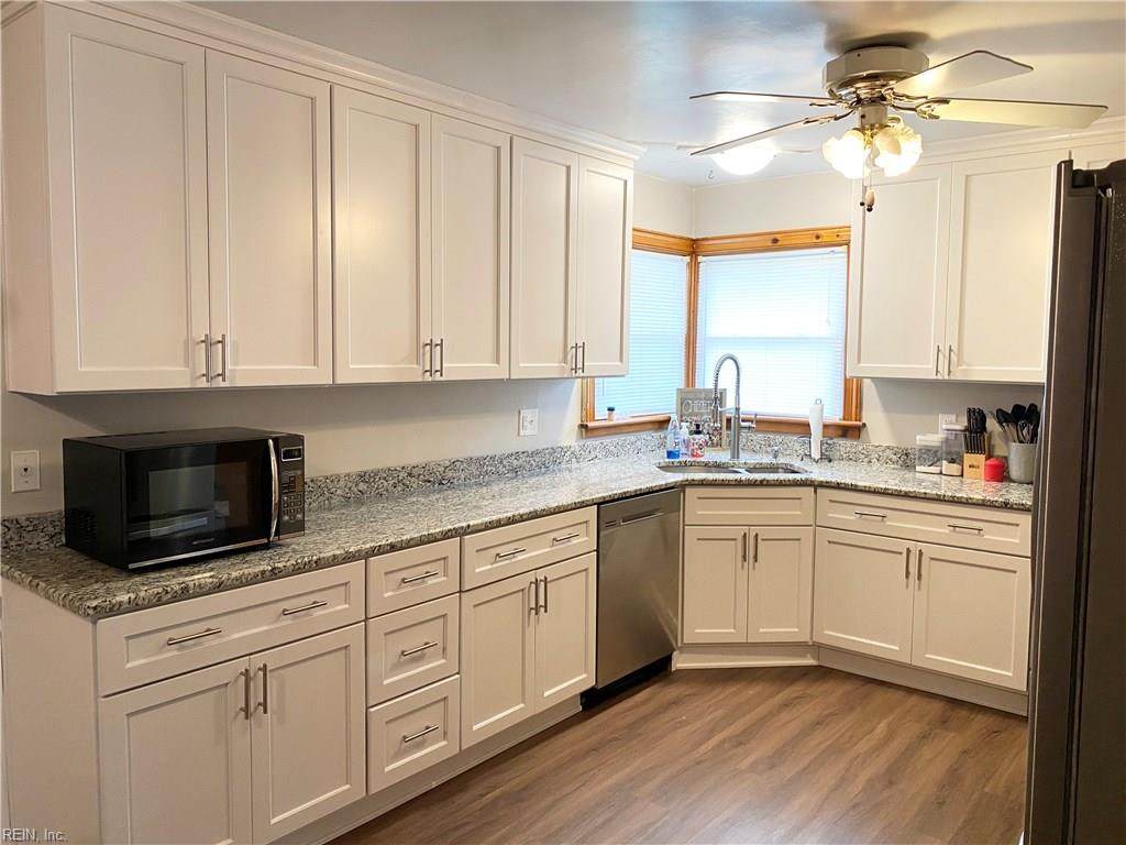 2313 Springdale Rd - Photo 1