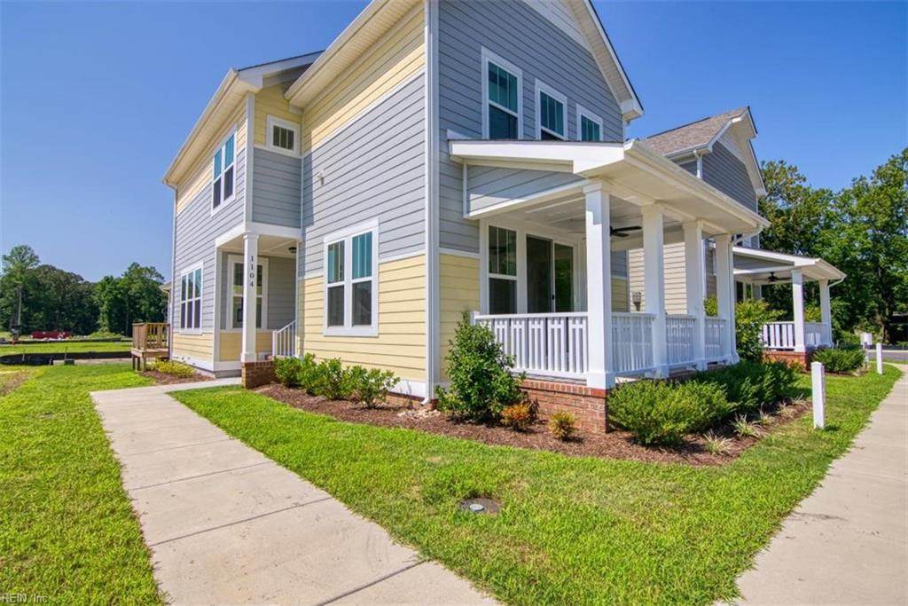 1104 Hitchens Ln - Photo 1