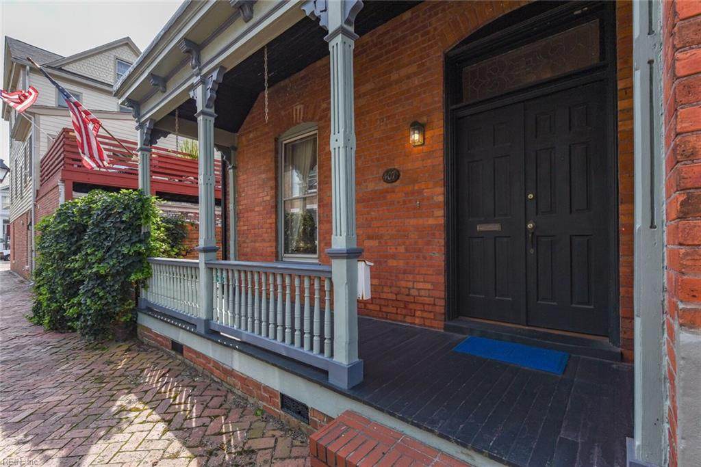 407 Glasgow St - Photo 1