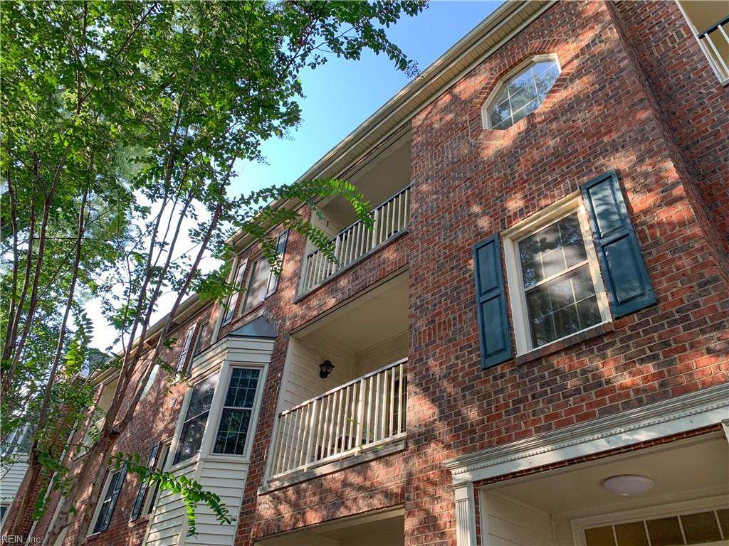 230 College Pl - Photo 1