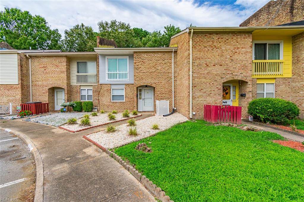 1231 Glyndon Dr - Photo 1