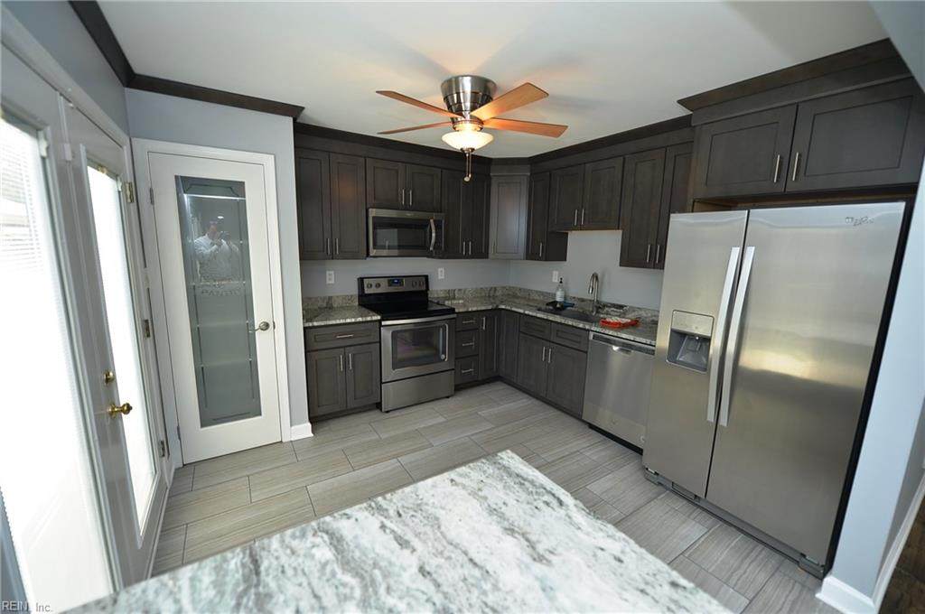 1253 Lord Dunmore Dr - Photo 1