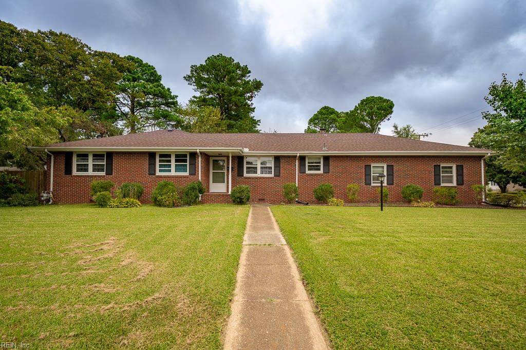 4646 Bromfield Ave - Photo 1