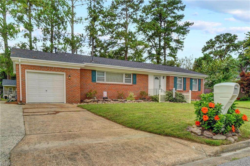 2848 Point Dr - Photo 1