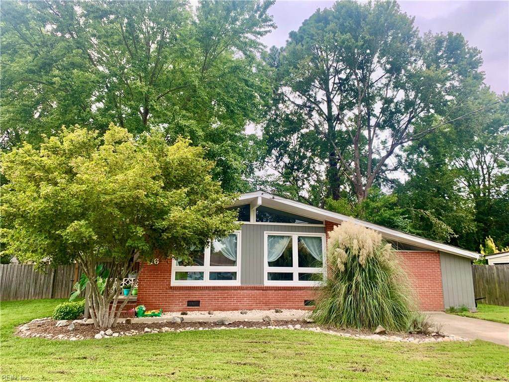 16 Rosewood Ln - Photo 1