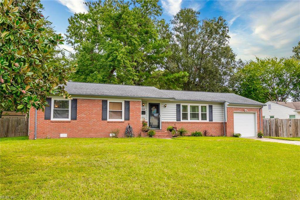 208 Chancellor Dr - Photo 1