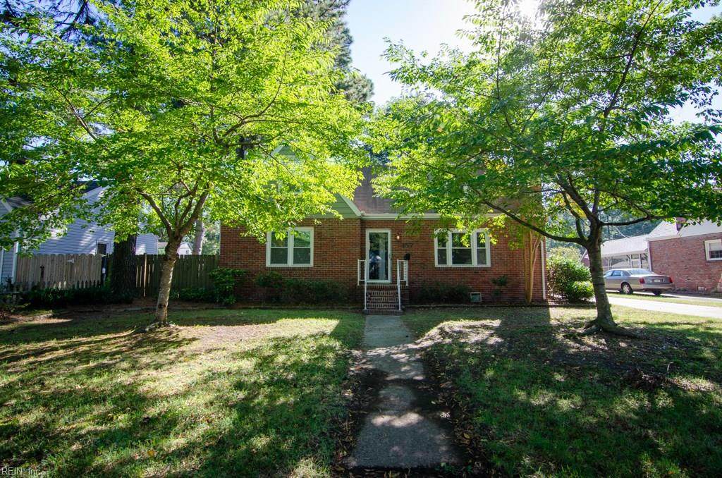 157 Bayview Blvd - Photo 1