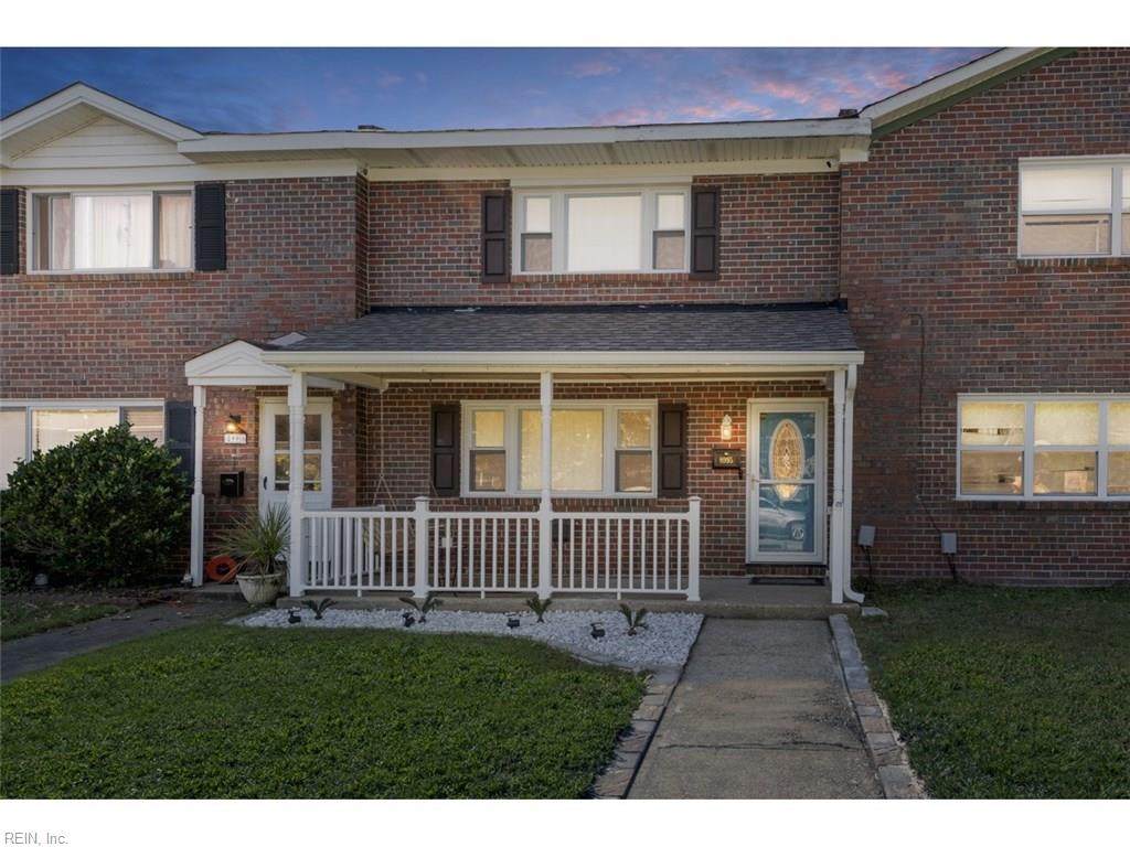 899 Club House Rd - Photo 1
