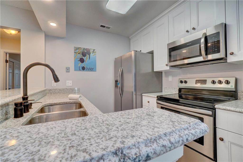 8576 Chesapeake Blvd - Photo 1