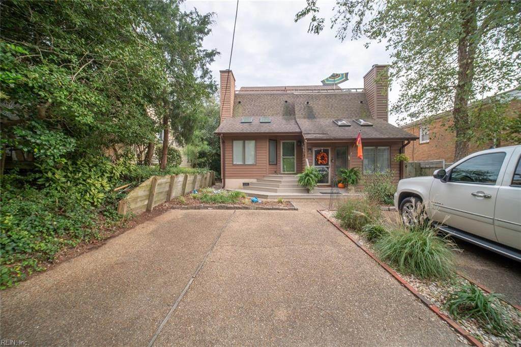 208 73rd St - Photo 1