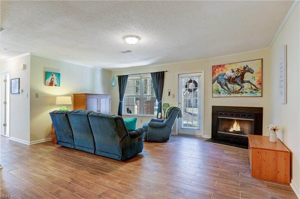 109 Stratford Dr - Photo 1