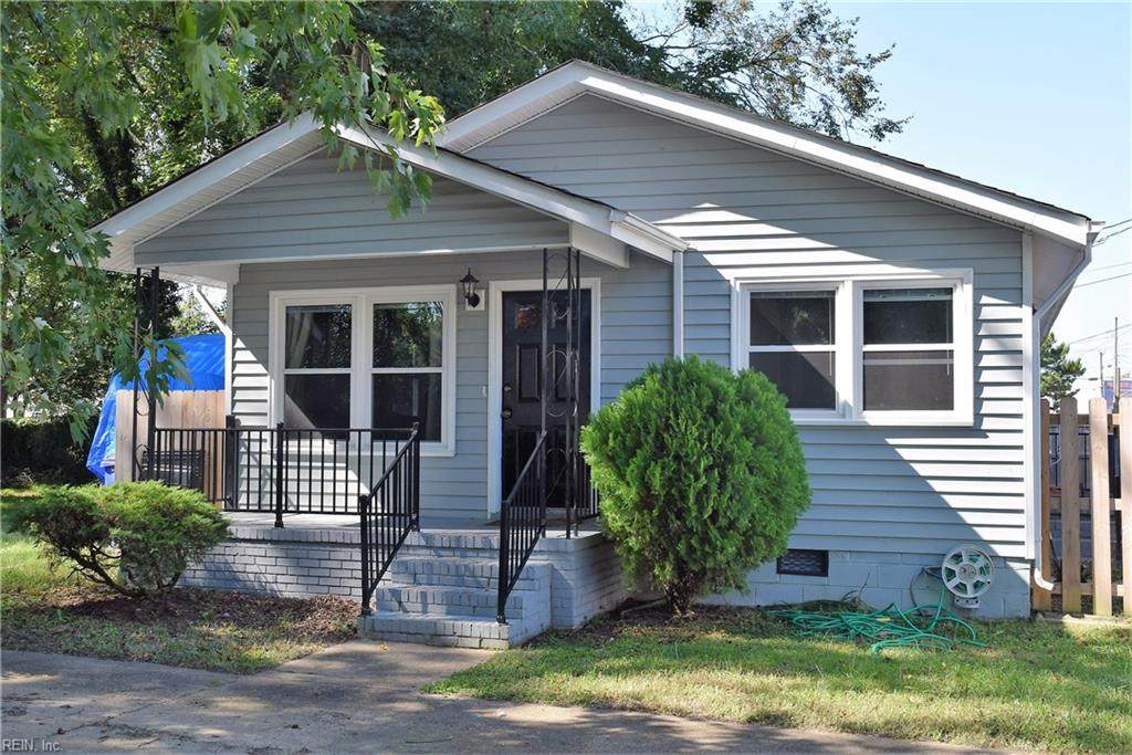 957 Avenue H - Photo 1