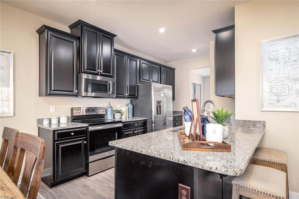 212 Goldenstar Ln - Photo 1