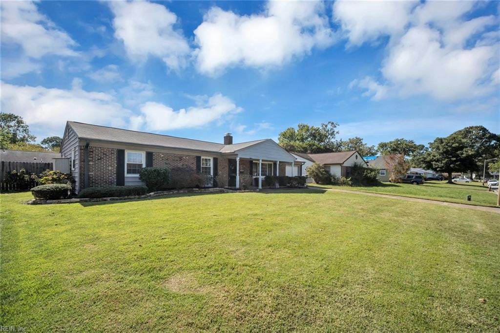 5313 Thornbury Ln - Photo 1