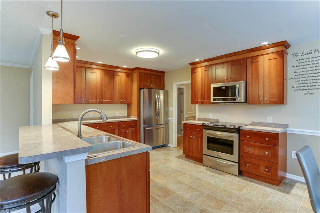 8929 River Cres - Photo 1