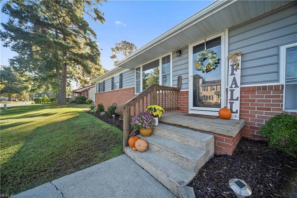 2633 Fenway Ave - Photo 1