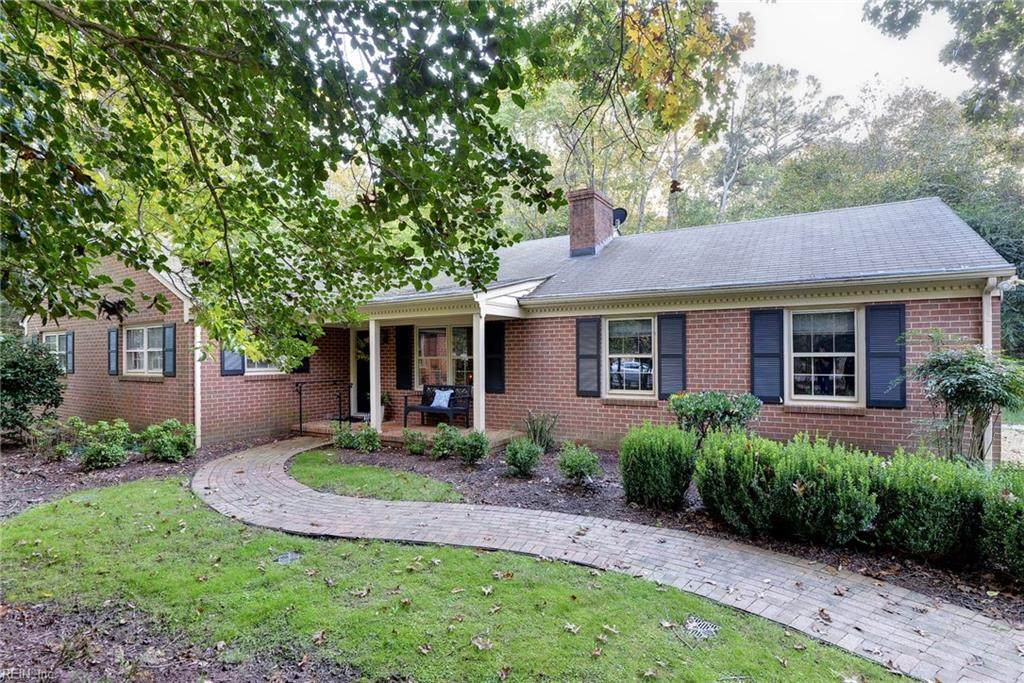 202 Woodbine Dr - Photo 1