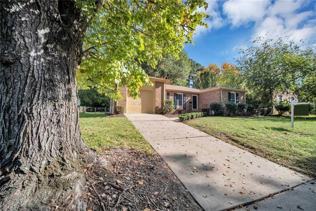 592 Windjammer Cres - Photo 1