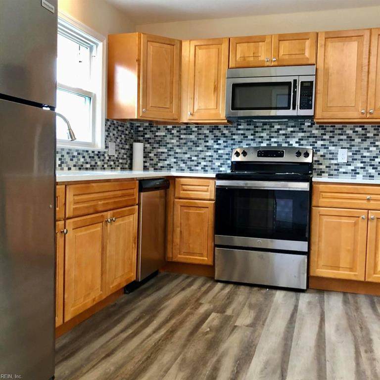 3825 Plaza Trl - Photo 1