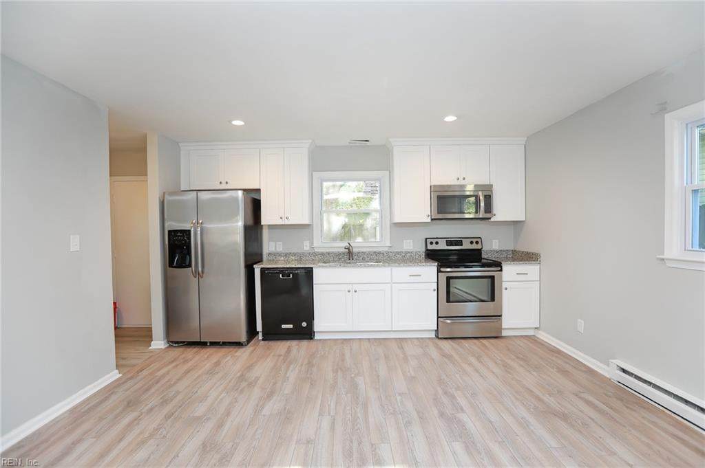 215 Kelly Ave - Photo 1
