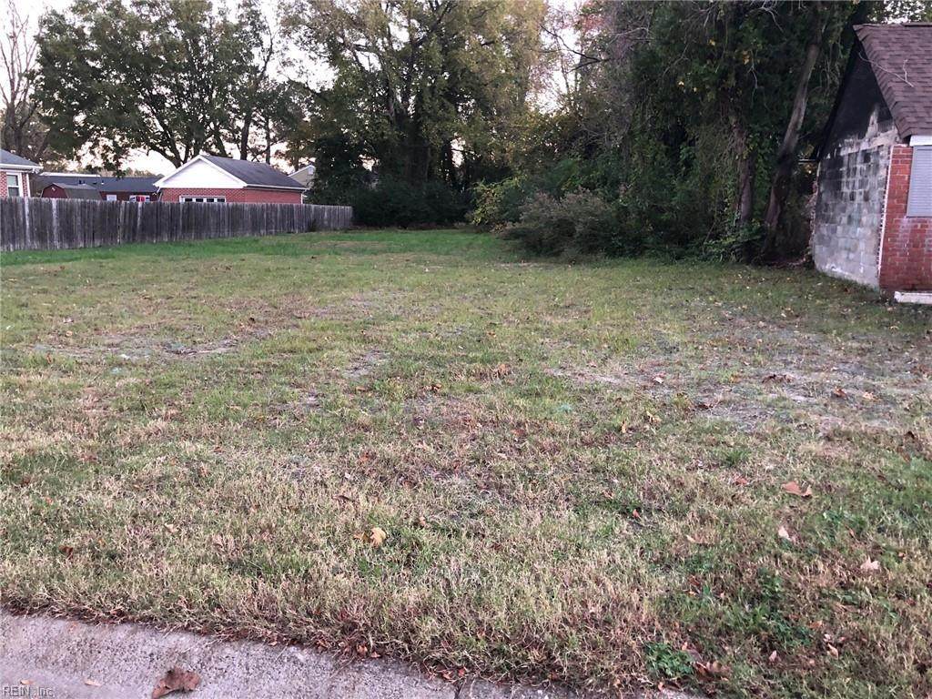 8 Russell Rd - Photo 1